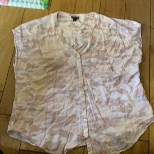 Cut sleeve torrid pink top